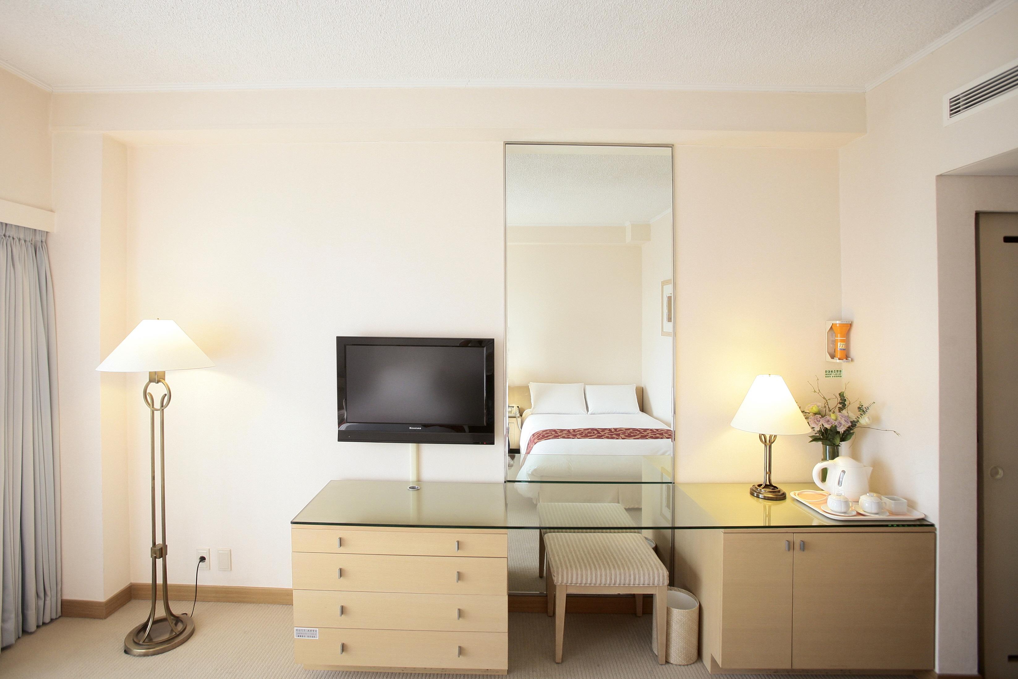 Seogwipo KAL Hotel Esterno foto A room at the hotel