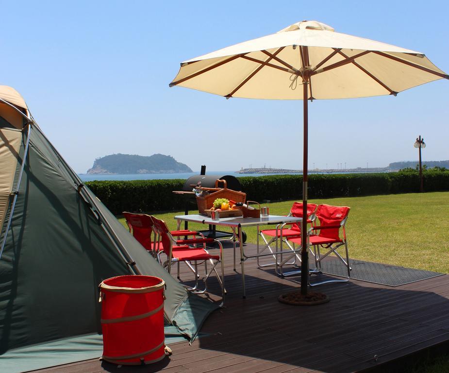 Seogwipo KAL Hotel Esterno foto Camping at the park