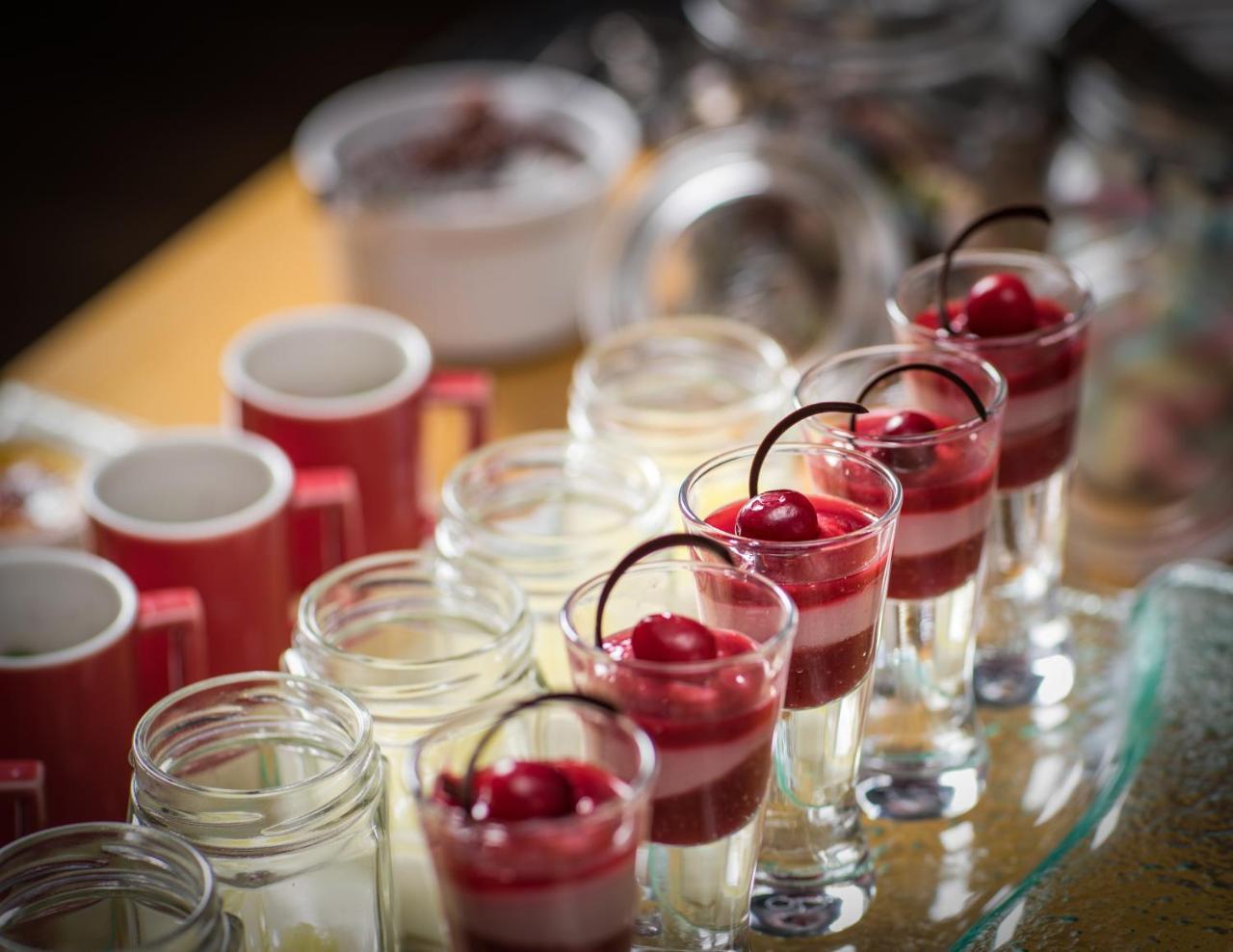 Seogwipo KAL Hotel Esterno foto A dessert prepared with agar